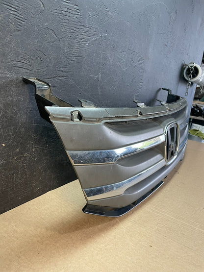 2014 to 2017 Honda Odyssey Front Upper Grille Grill Chrome AF3692 DG2