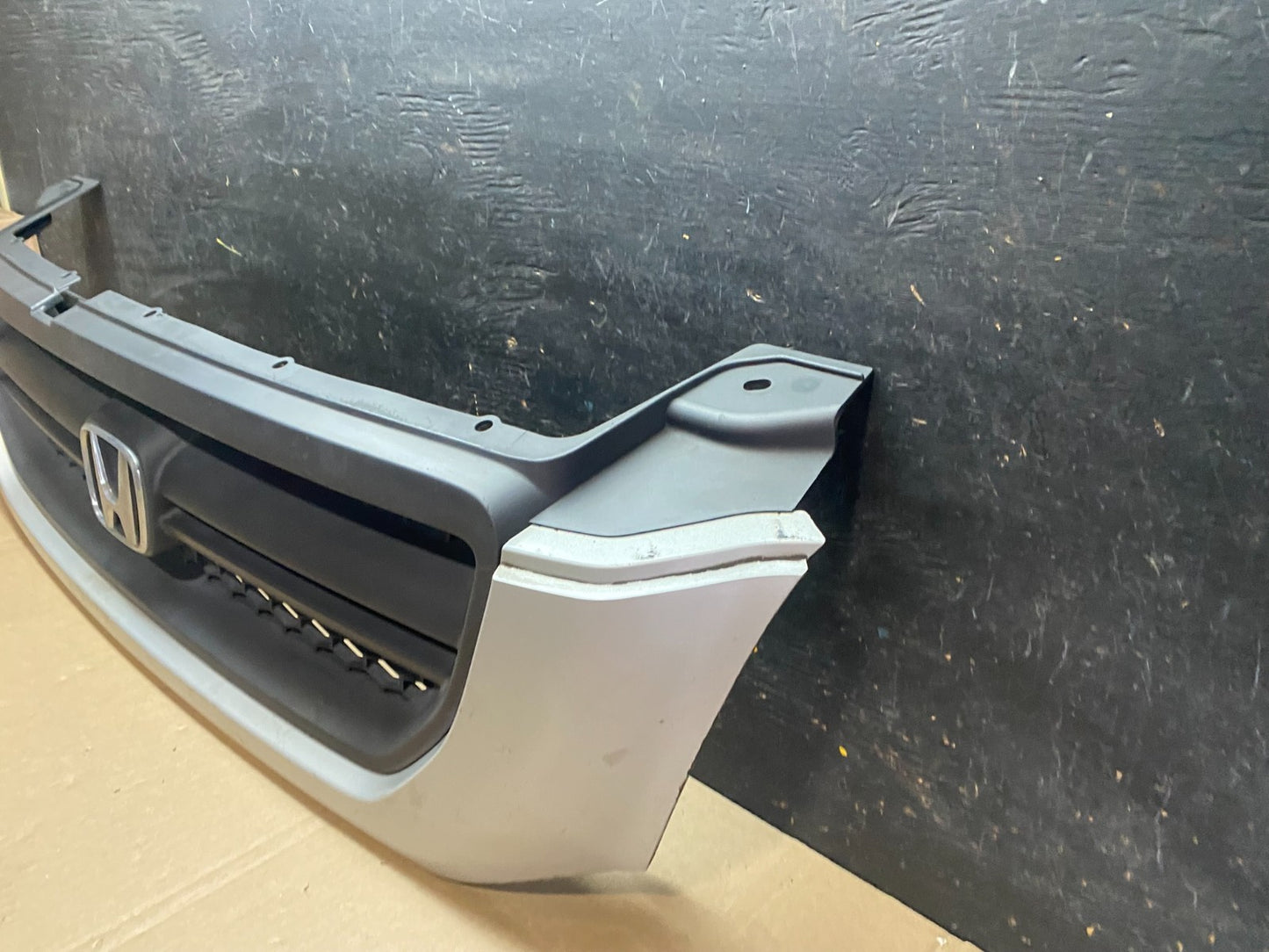 2003 2004 2005 Honda Pilot Front Upper Grill Grille U0056 DG1