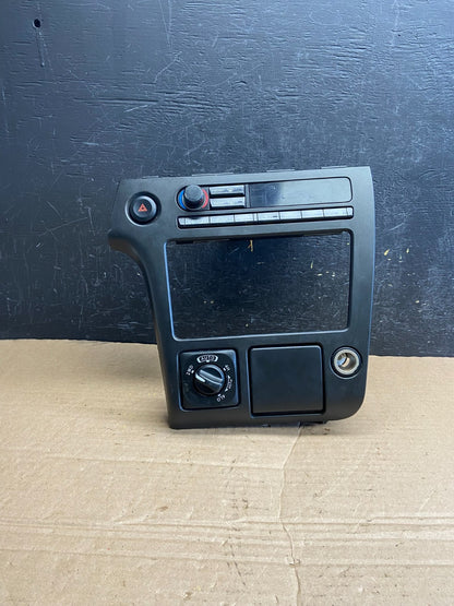2001-2004 Nissan Pathfinder QX4 Digital Climate Control Radio Bezel OE AF1948 DG0