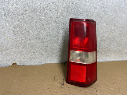 2003 2017 Chevrolet Express 1500 2500 3500 Right Passenger Tail Light AH7943 LK1