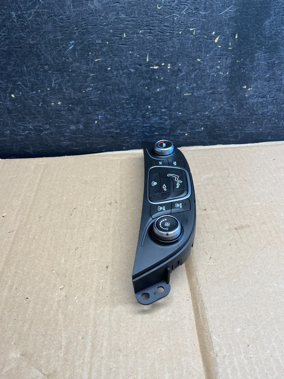2016 to 2018 Chevrolet Malibu AC Heat Temperature Climate Control AH5512 DG1