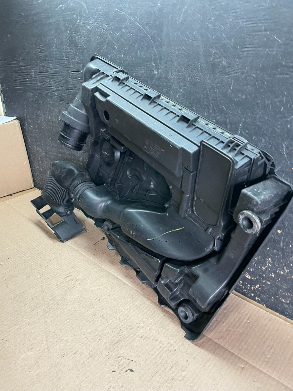 2005- 2008 Volkswagen Jetta Beetle 2.5L Passat Engine Cover 07k129601j Z8339 DG6