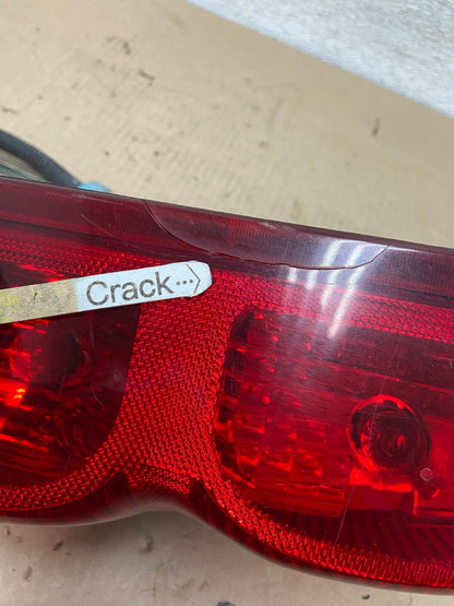 2002 - 2006 Chevrolet Avalanche Right Passenger Rh Side Tail Light AG6729 LK4