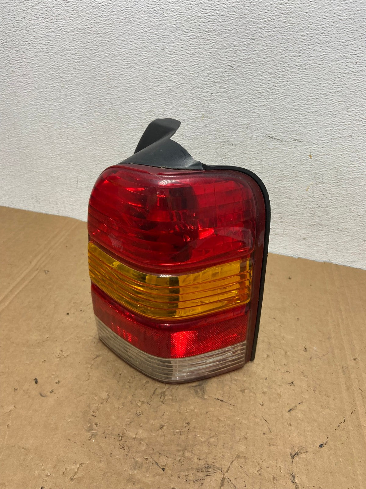 2001 to 2007 Ford Escape Right Passenger RH Side Tail Light AD3269 LK0