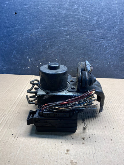 2002 to 2005 Mercedes ML-Class ML320 ABS Control Module A1635450316 ah3193 DG5