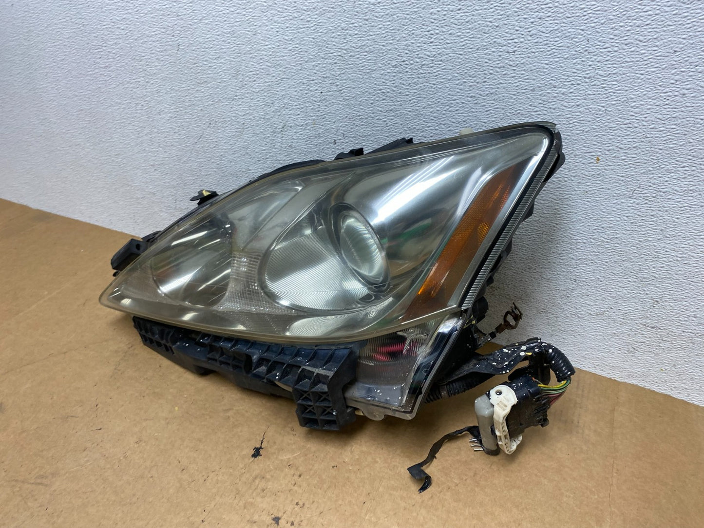 2006 - 2010 Lexus IS250 Left Driver LH Side Xenon Headlight AE3230 DW1