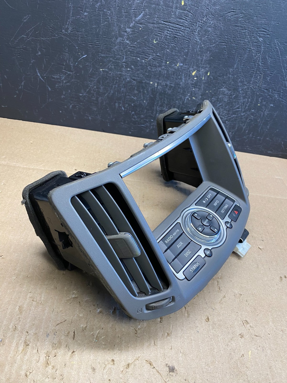 2010 - 2012 Infiniti G35 G37 Radio Player Screen Panel Bezel ac6454DG1