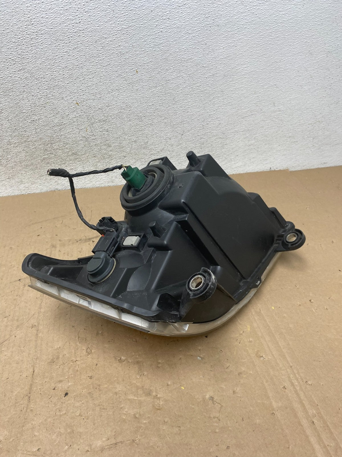 2008 to 2010 Dodge Caravan Left Driver Lh Halogen Headlight AG4765 DW7