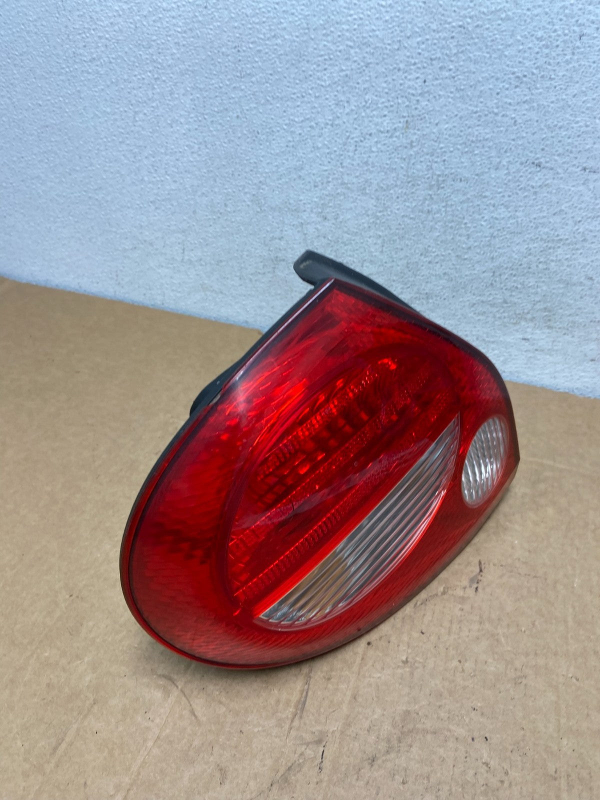 2000 to 2001 Nissan Maxima Left Driver Lh Side Tail Light AD6057 DW2