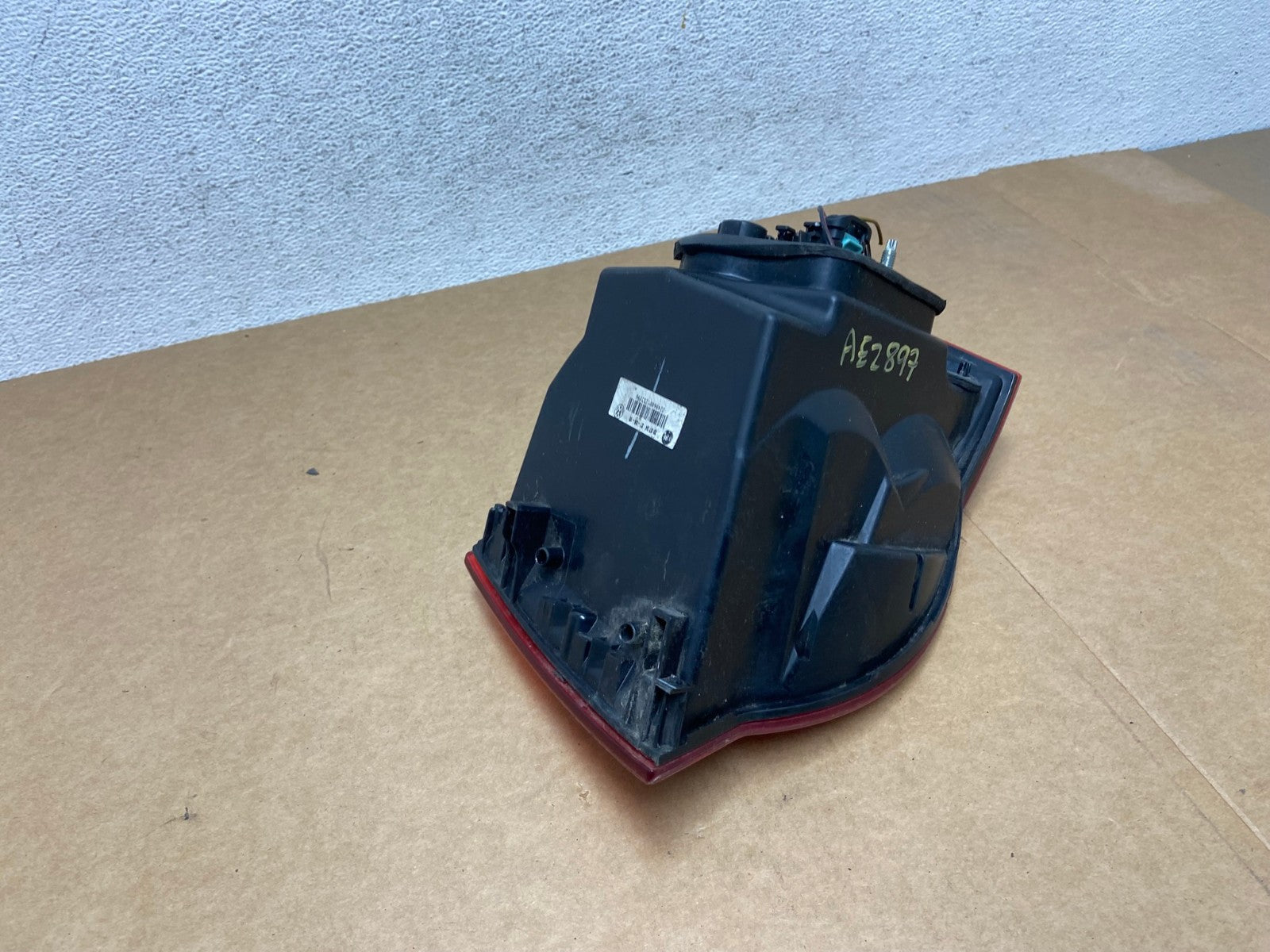 2008 2009 2010 Volkswagen Jetta Left LH Side Tail Light AE2897 LK4