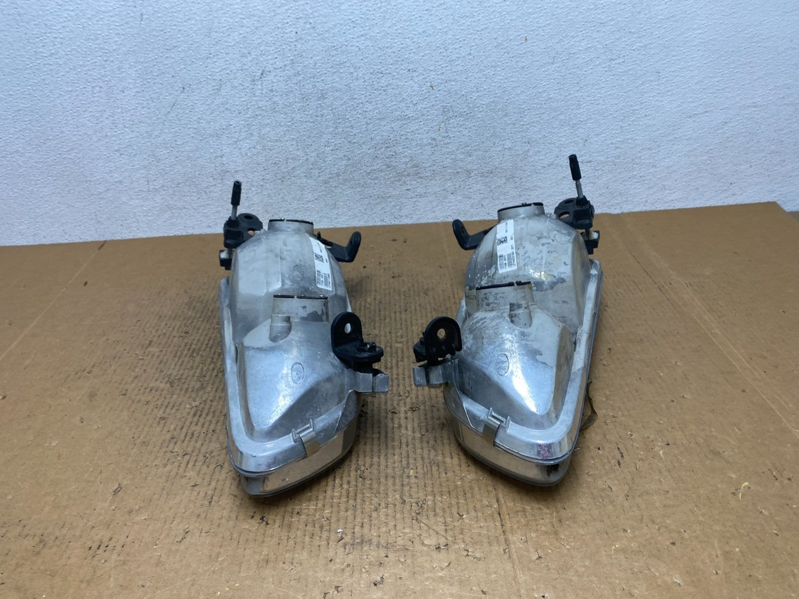 2000 to 2001 Toyota Camry Front Left+Right Side Headlights AE2845 DW9