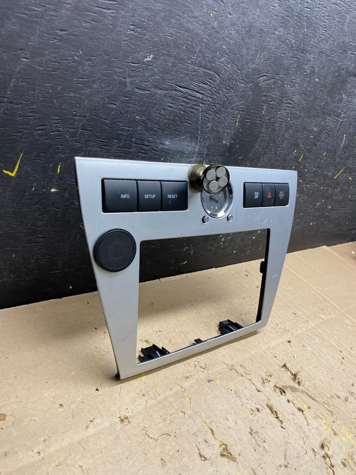 2006 to 2009 Ford Fusion Center Dash Clock Radio Bezel Trim OEM u5330 DG2
