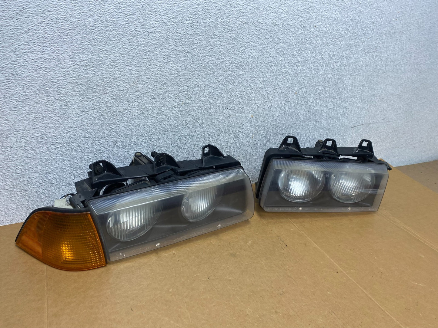1994 to 1999 Bmw E36 318i 328i Left+Right Halogen Headlights AD8936 DW2