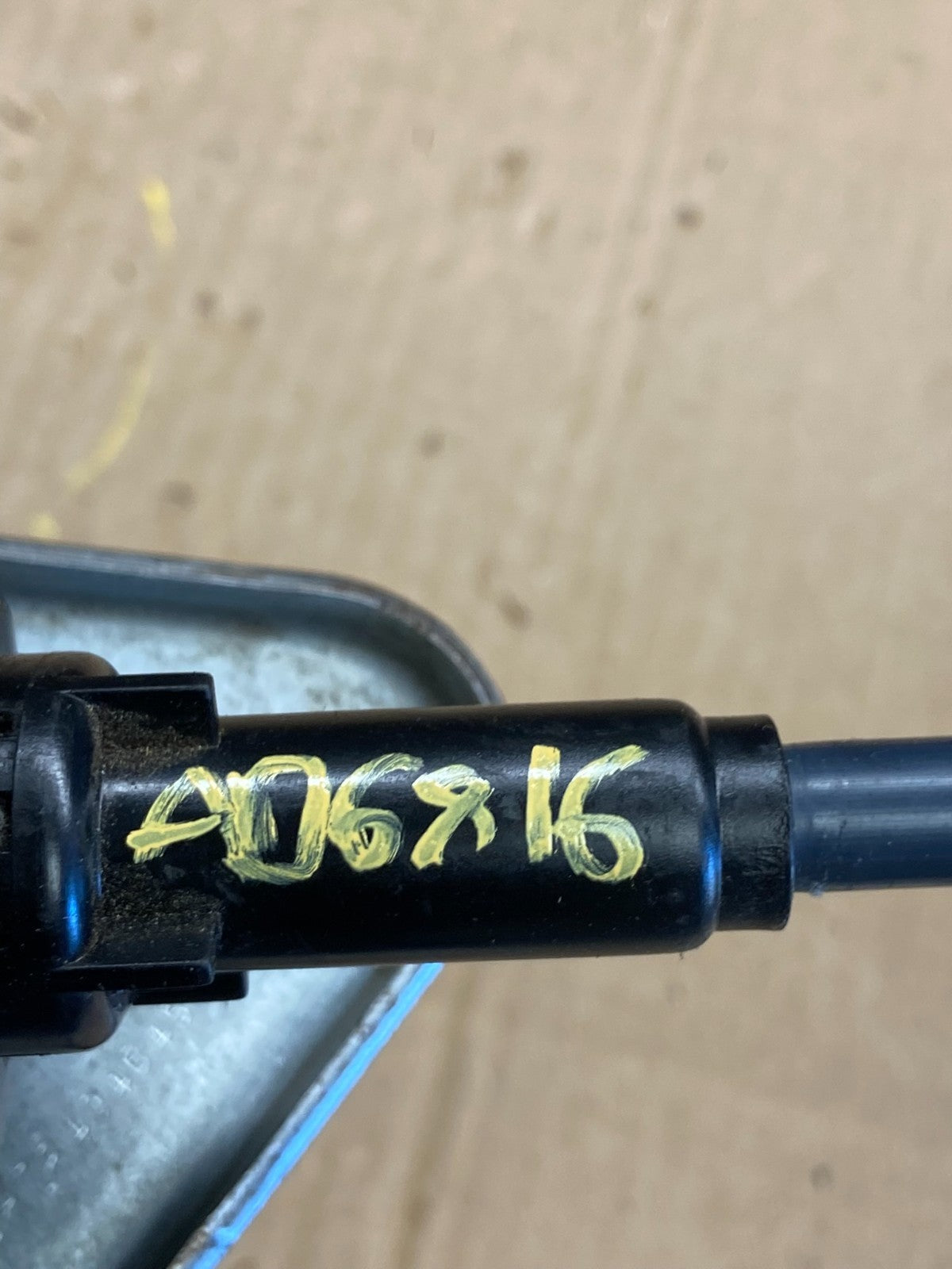 2007 to 2014 Ford Edge MKX Rear Trunk Liftgate Lift Rod AD6816 DG5