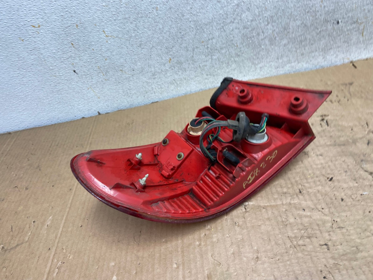 2001 2002 Mazda Millenia Right Passenger RH Side Tail Light AI8230 LK5