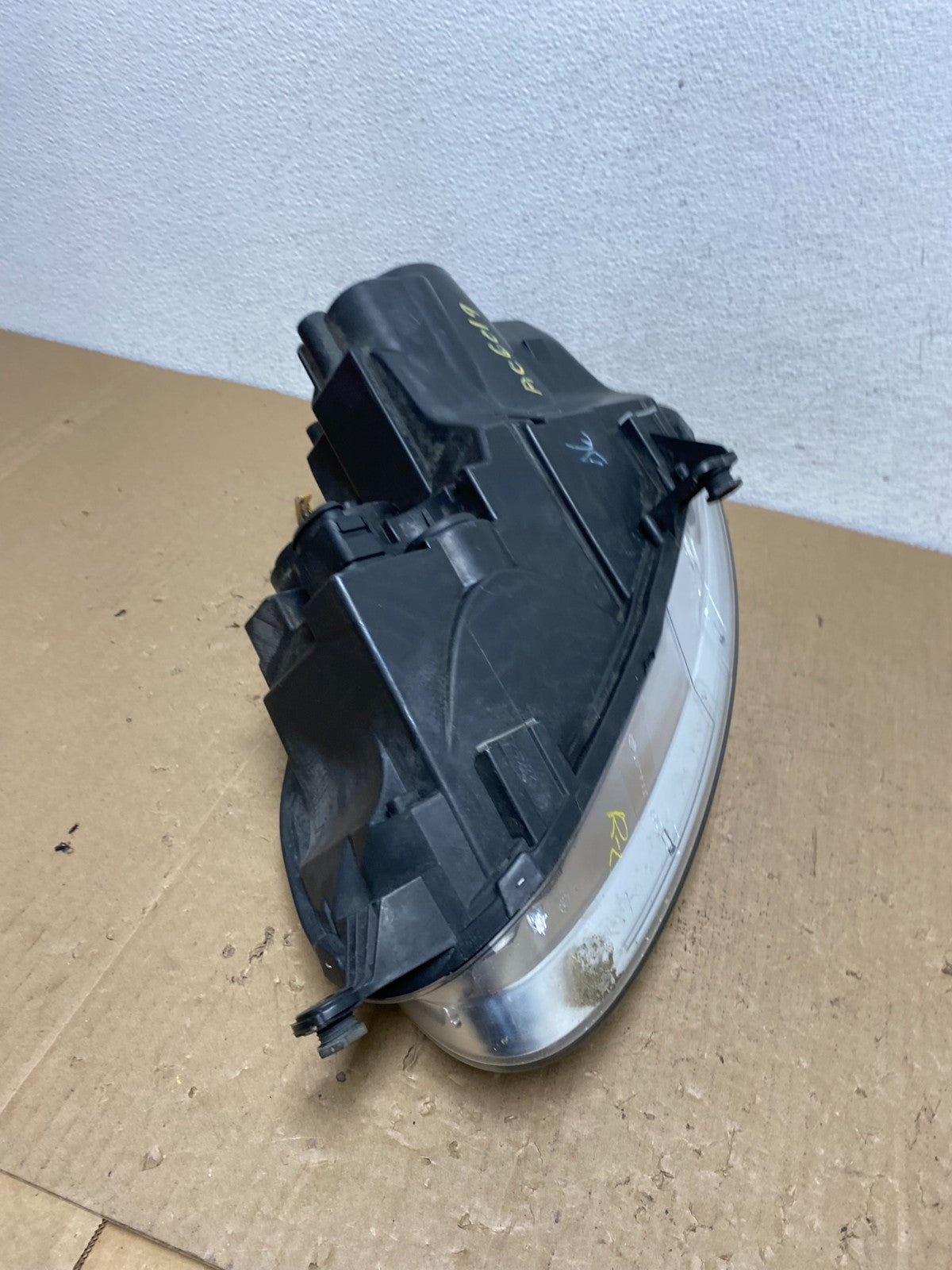 2005 - 2010 Volkswagen Jetta Right Passenger RH Side Headlight Halogen AC6019 DW8