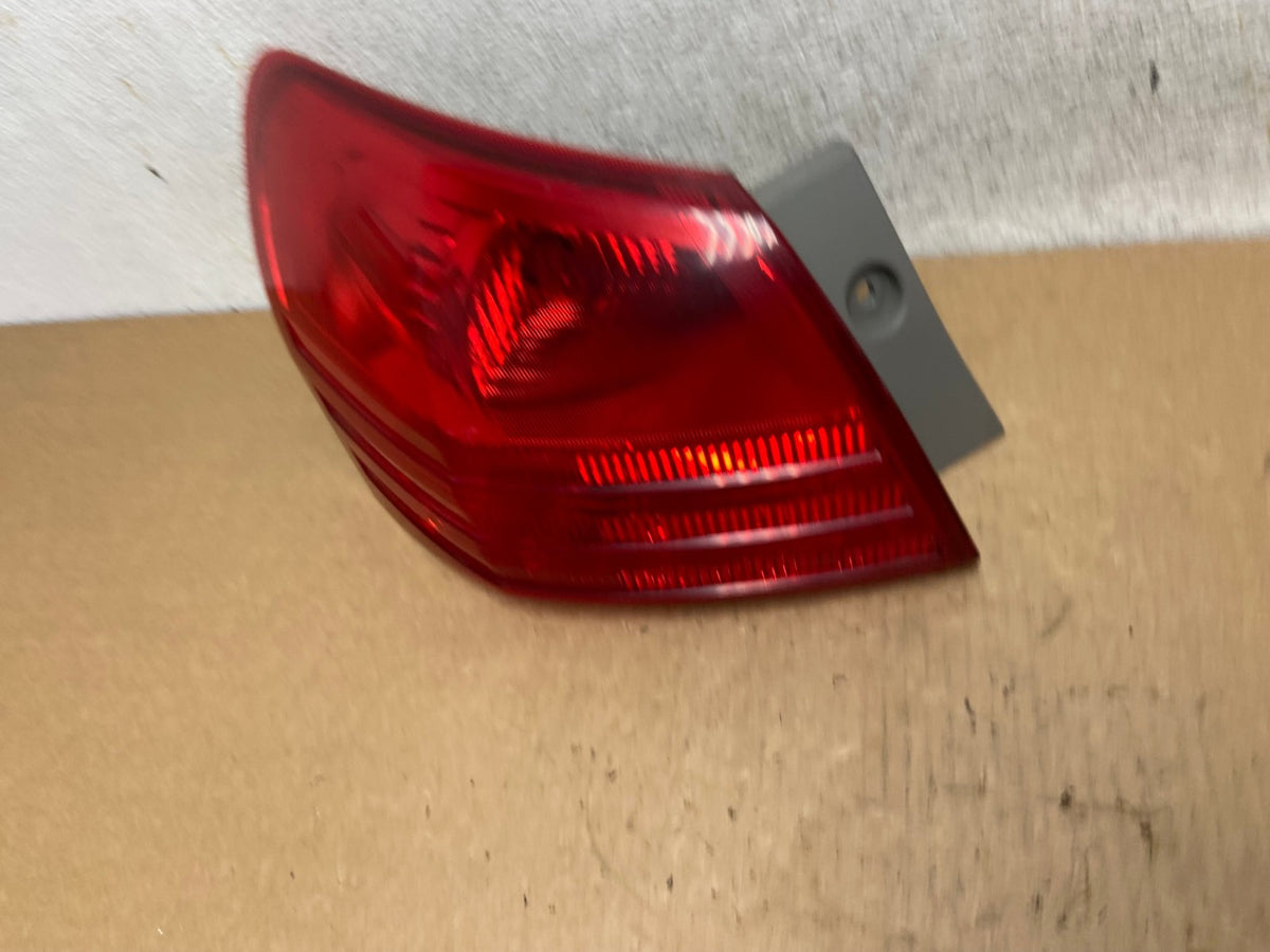 2008 to 2015 Nissan Rogue Left Driver Lh Side Tail Light AI3370 LK1
