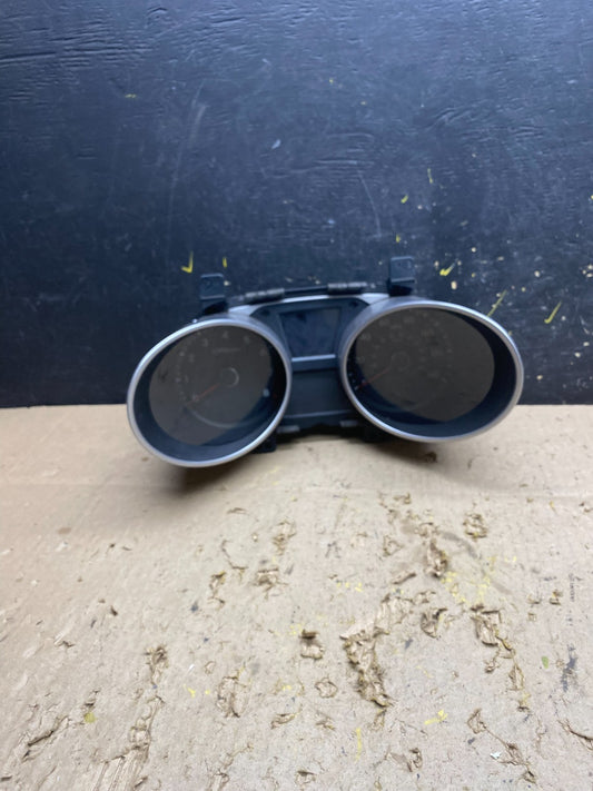 2014 to 2015 Hyundai Tucson Speedometer Cluster Gauge OEM u5830 DG0