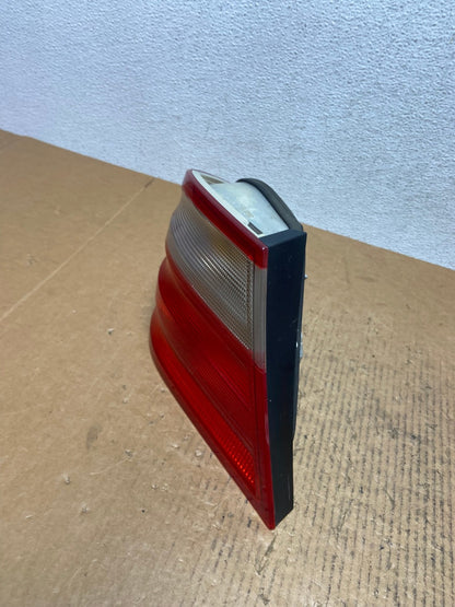 1998 to 2003 Mercedes Benz W208 CLK Left Driver Lh Side Tail Light AE0632 LK1