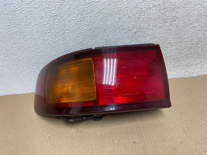 1995 - 1996 Toyota Camry Sedan Left Driver Side Lh Tail Light Lamp AG6840 LK0