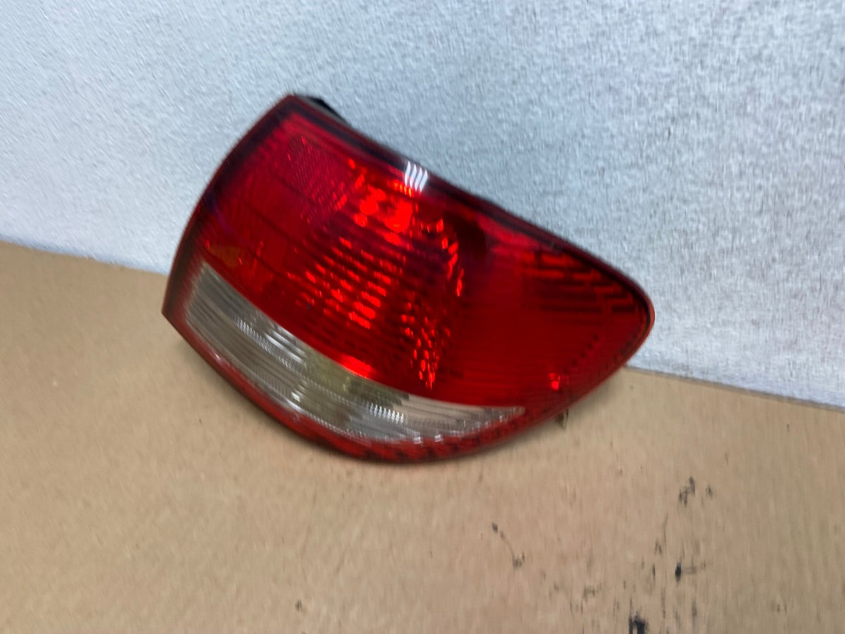 2002-2004 Infiniti i35 Right Passenger Rh Side Tail Light AG2270 LK1