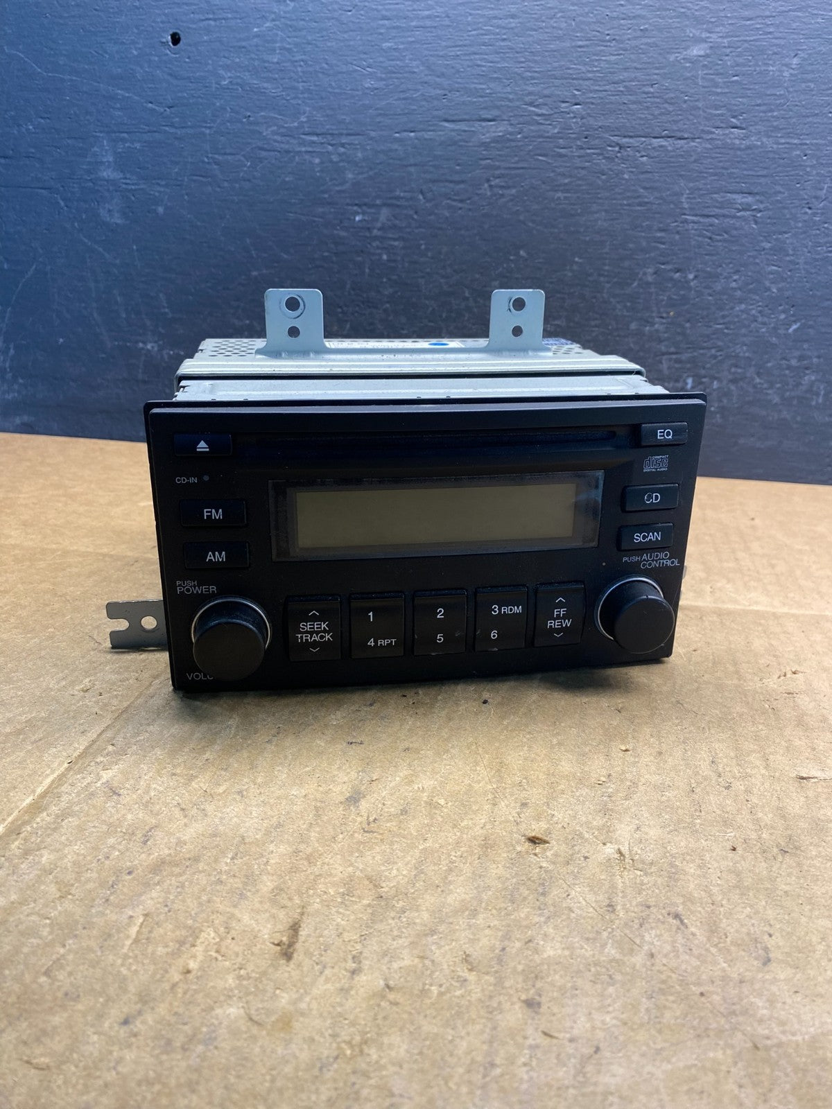 2007 to 2011 Hyundai Accent Radio Cd Mp3 Player AD3641 DG0