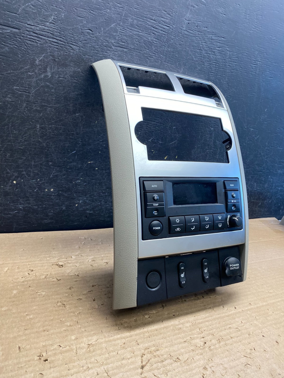 2005-2009 Dodge Durango Heat AC Climate Temp Control Radio Bezel AG8472 DG3