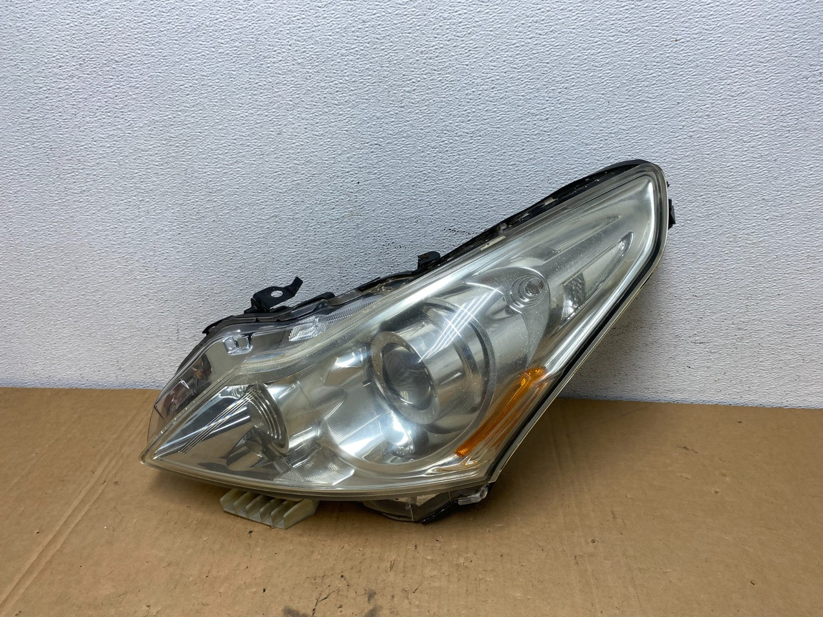 Sedan 4Door 2010 to 2013 Infiniti G37 Left Driver Headlight Xenon AD2760 DW0