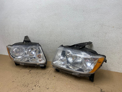 2011-2013 Jeep Grand Cherokee Left+Right Halogen Headlights R9993 DW1