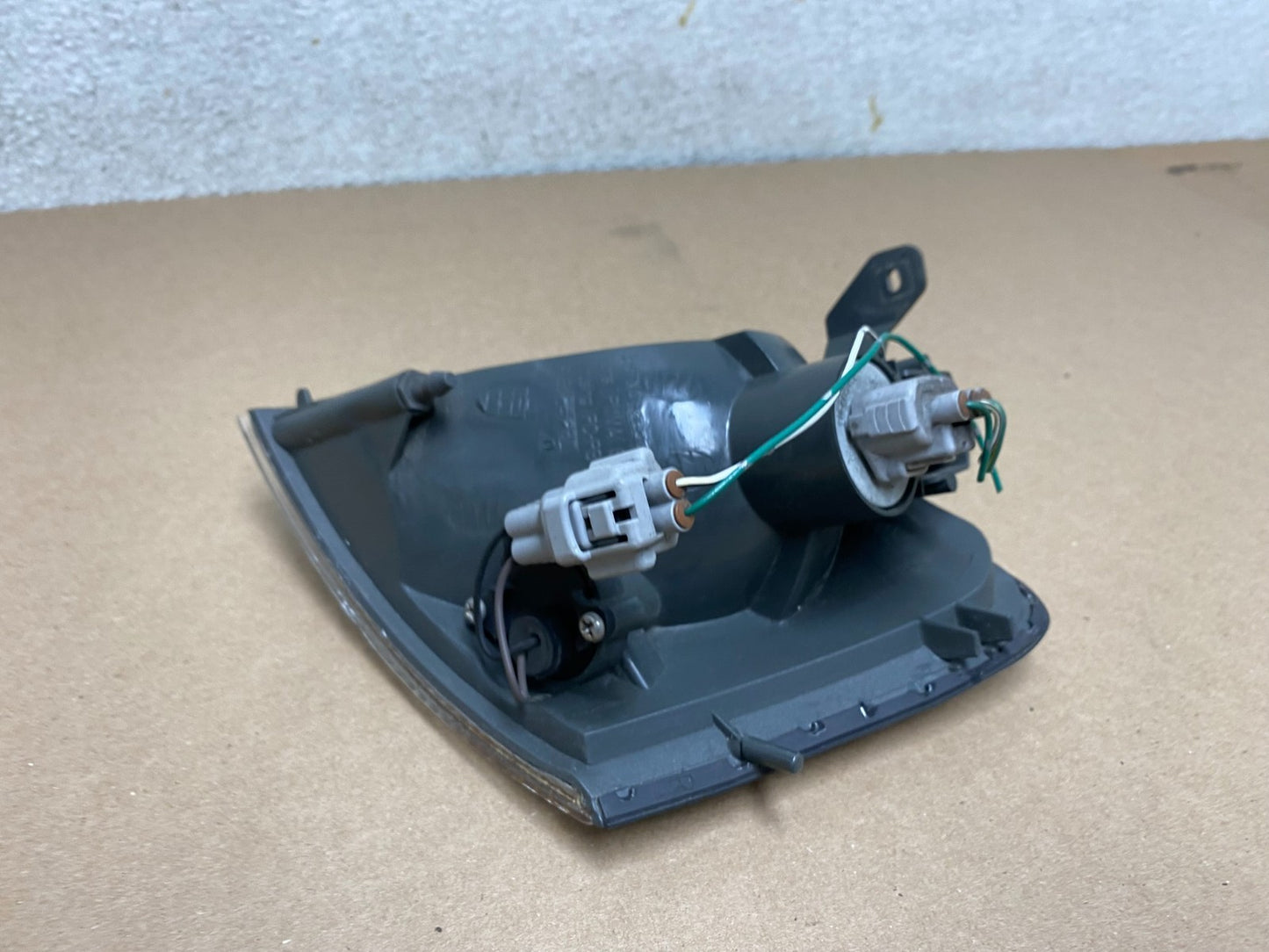 1998 - 1999 Toyota Avalon Right Passenger RH Front Turn Park Signal P8033 DW5