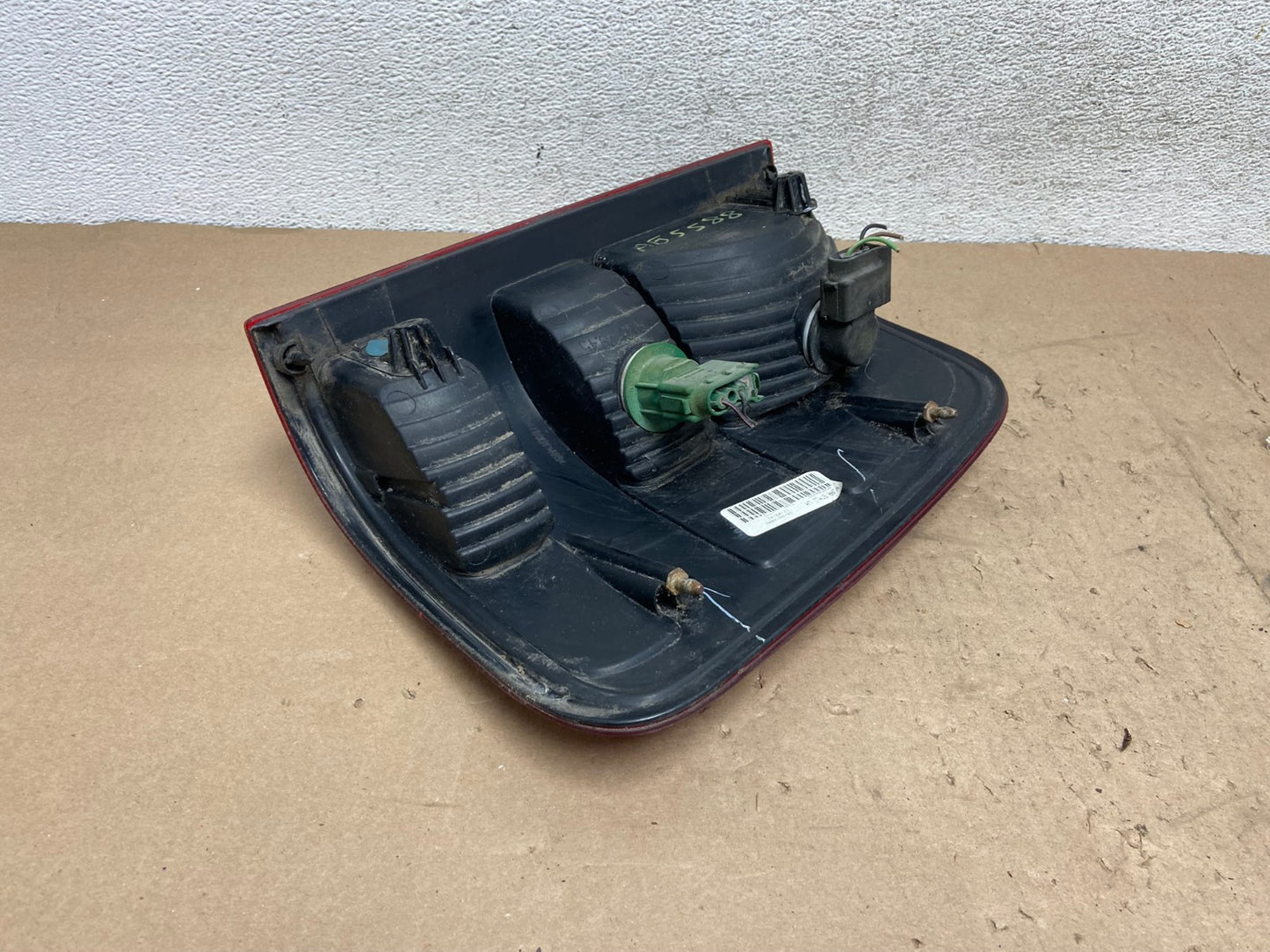 2004 to 2008 Ford F150 F-150 Left Driver LH Side Tail Light AG5588 LK3