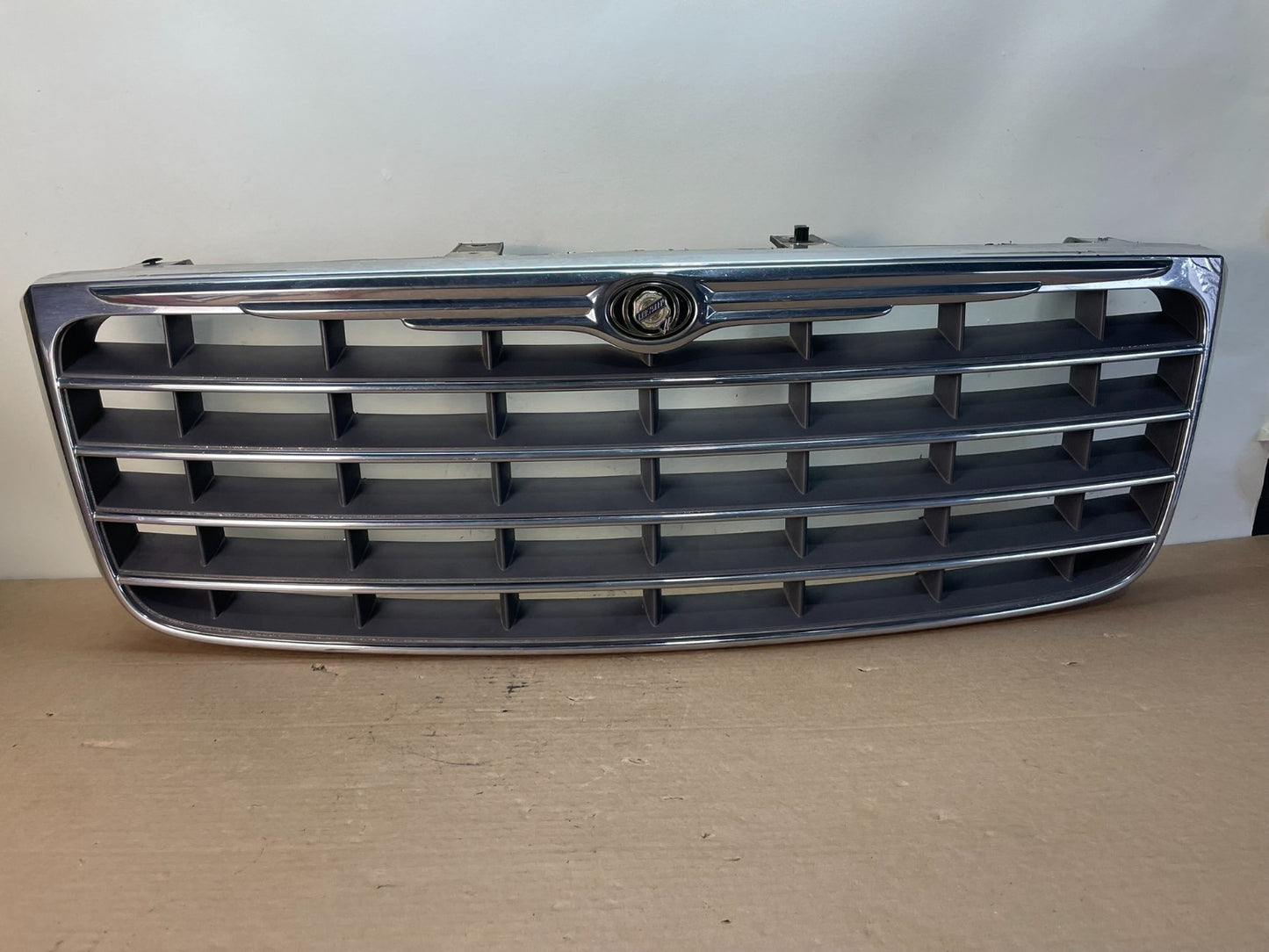 2007 2008 2009 Chrysler Aspen Front Radiator Upper Grill Grille AF8484 DG0