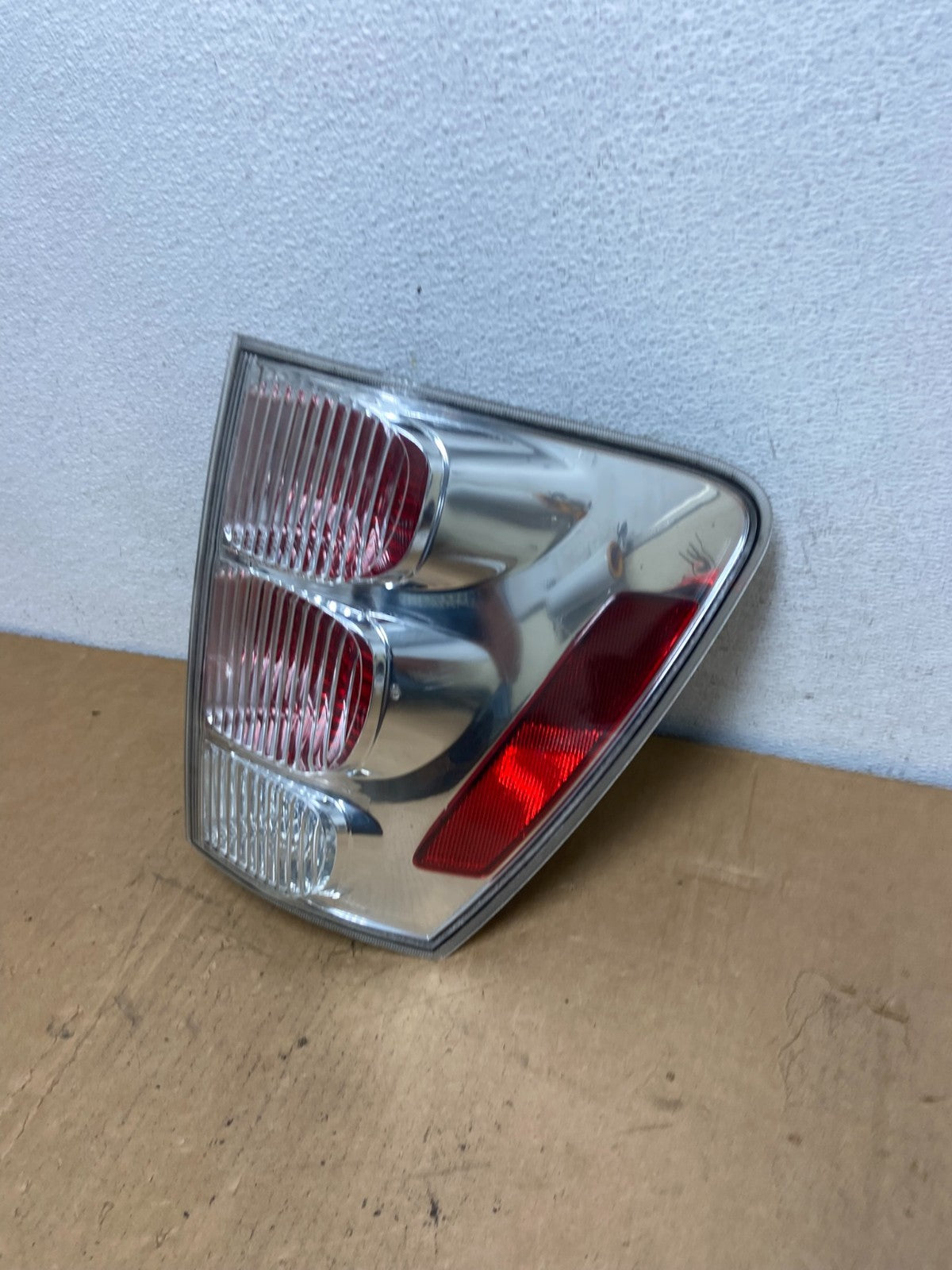 2005 to 2008 Chevrolet Equinox Right Passenger Rh Side Tail Light AC8525 DW1