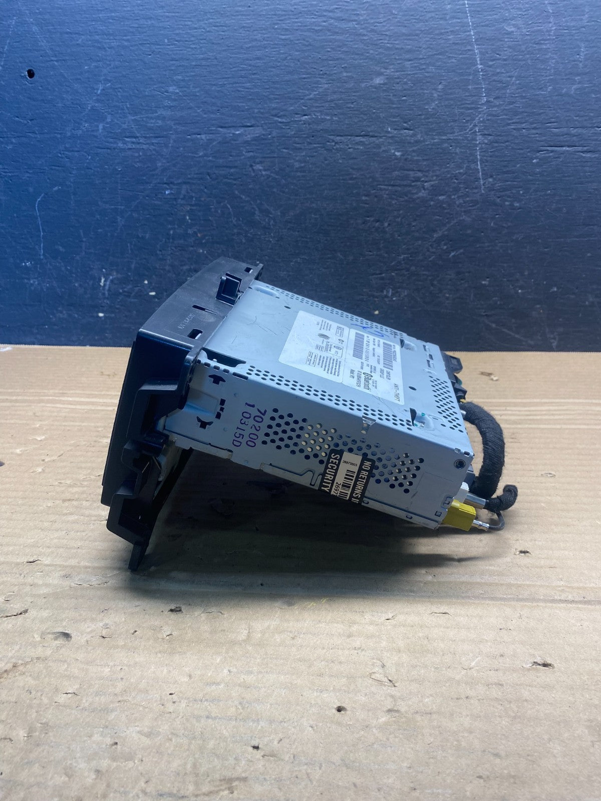 2015 to 2016 Chrysler 200 Radio Receiver Display Screen Player ae4761 DG1