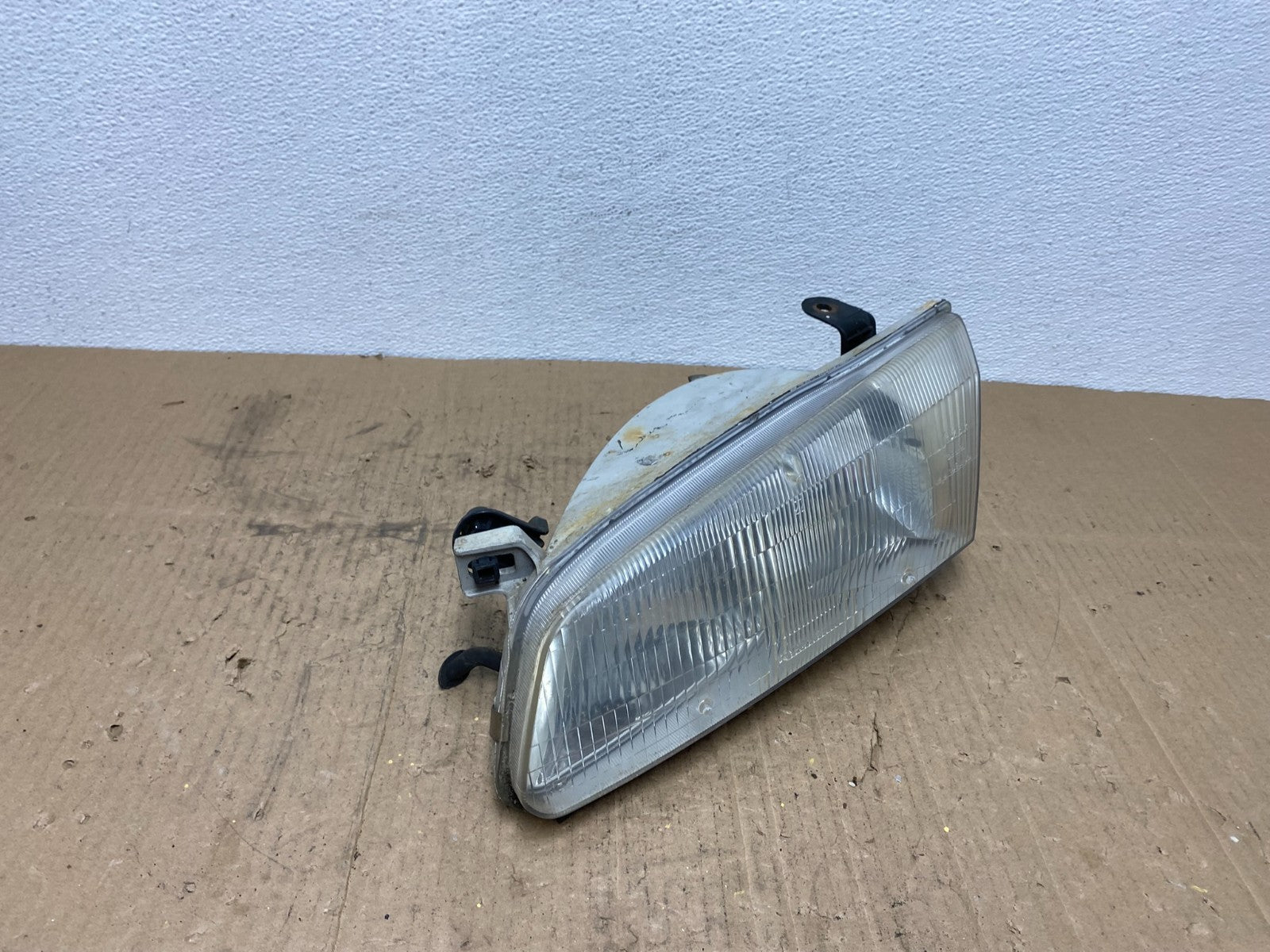 1997 1998 1999 Toyota Camry Left Driver Side Halogen Headlight AB8492 DW2