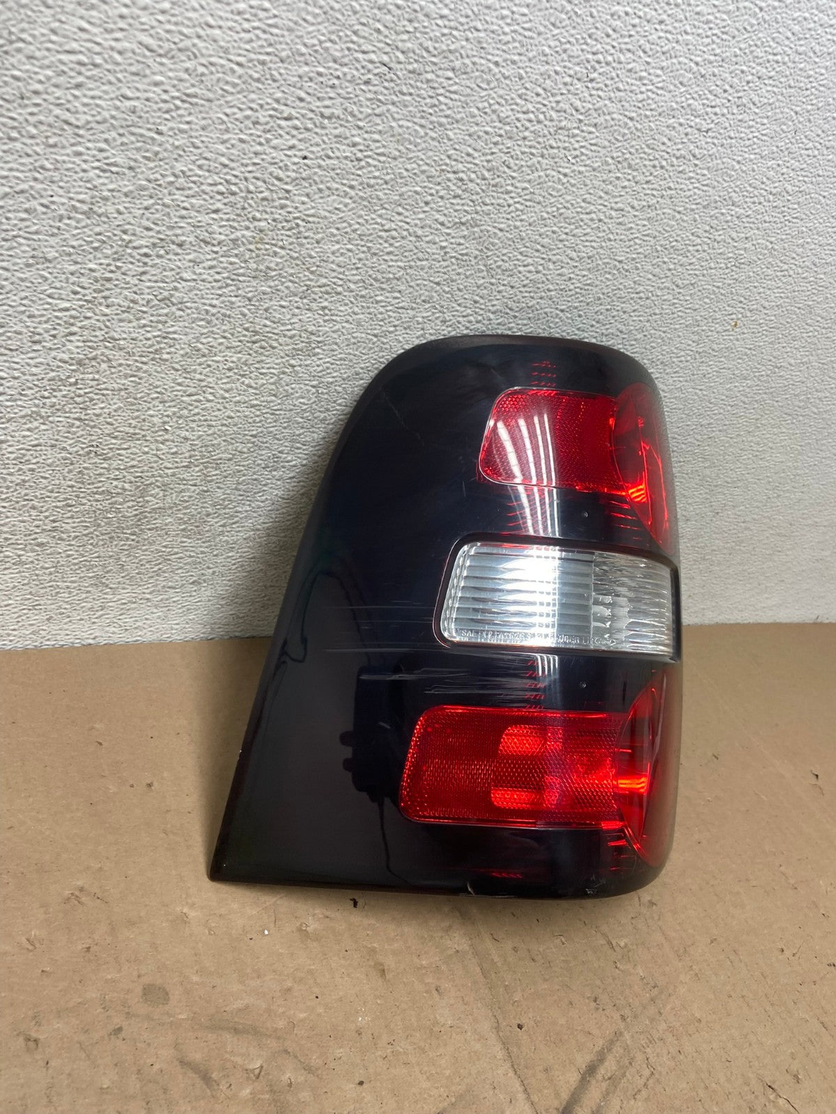 2006 to 2010 Ford Explorer Left Driver Lh Side Tail light AG4791 LK2