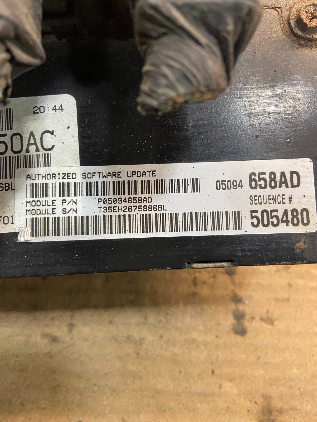 2006 Chrysler Town Country Caravan 3.3L Engine Control ECU p05094658ad AA0819 DG4