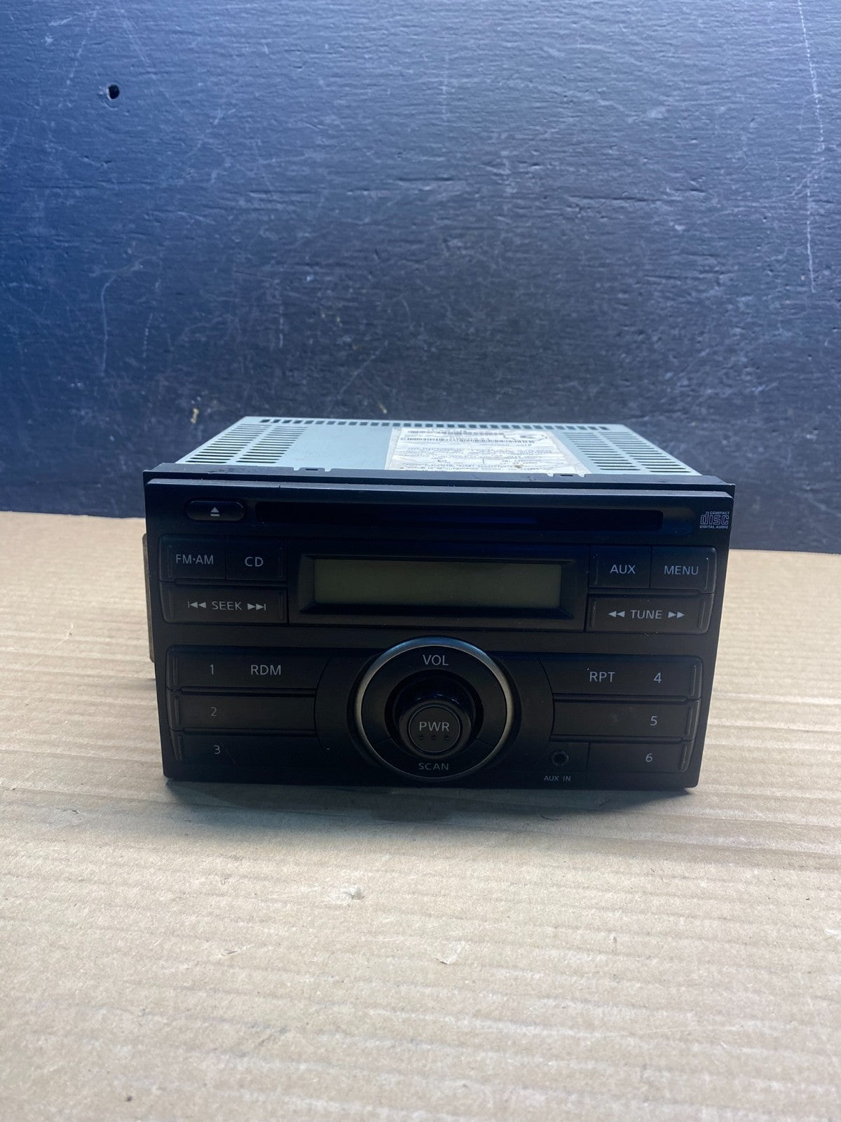 2012 to 2017 Nissan NV1500 NV2500 Radio AM FM CD Player Receiver AF3845 DW0
