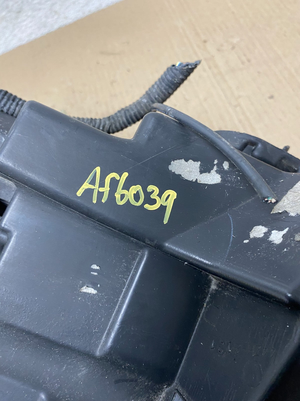 2011 - 2015 Ford Explorer Police Right Passenger Halogen Headlight AF6039 DW9
