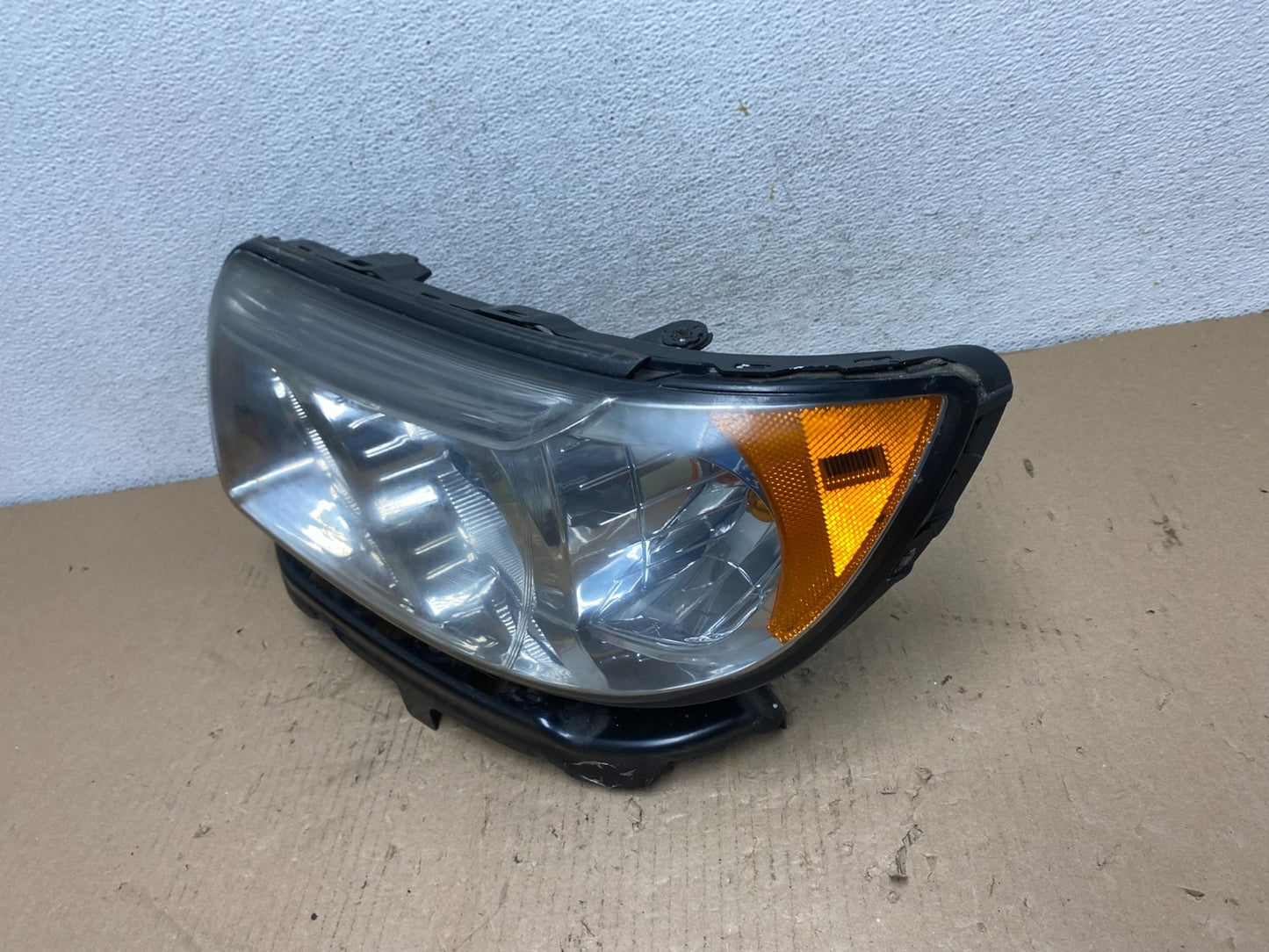 2006 2007 2008 Subaru Forester Left Driver LH Headlight Halogen TYC AF3215 DW1