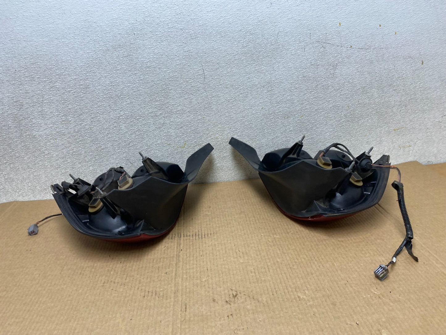 1998-2003 Ford Crown Victoria Left+Right Side Tail Lights Oem W3792 DW11
