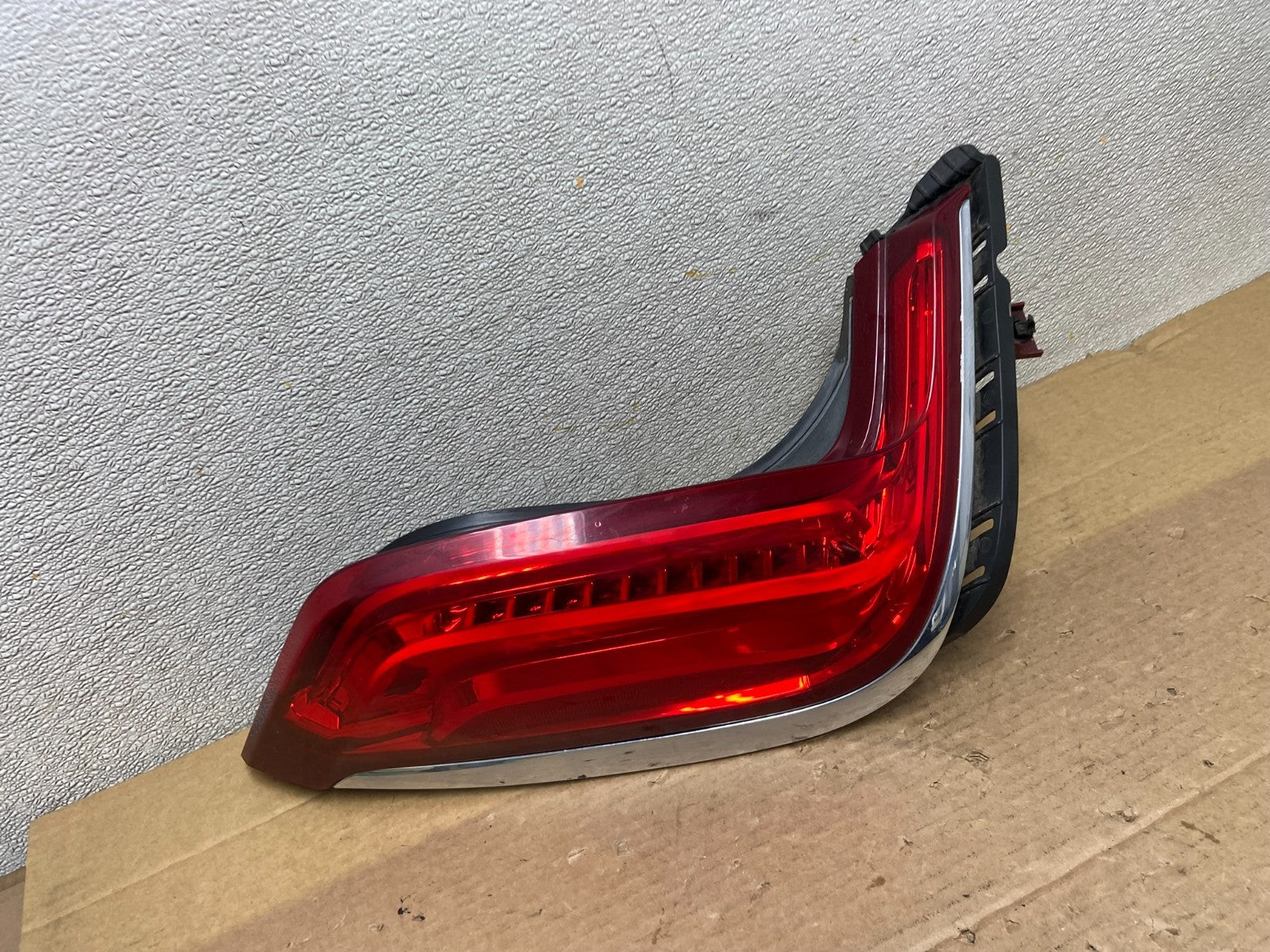 2018 to 2019 Cadillac XTS Left Driver LH LED Tail Light  ab5161 DG2
