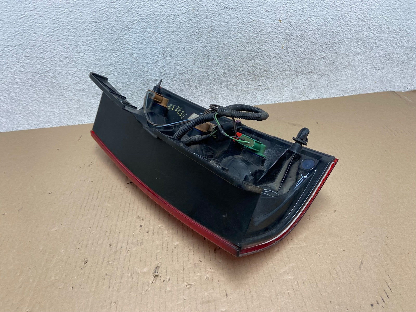2007 to 2011 GMC Yukon Left Driver LH Side Tail Light AE7238 LK4