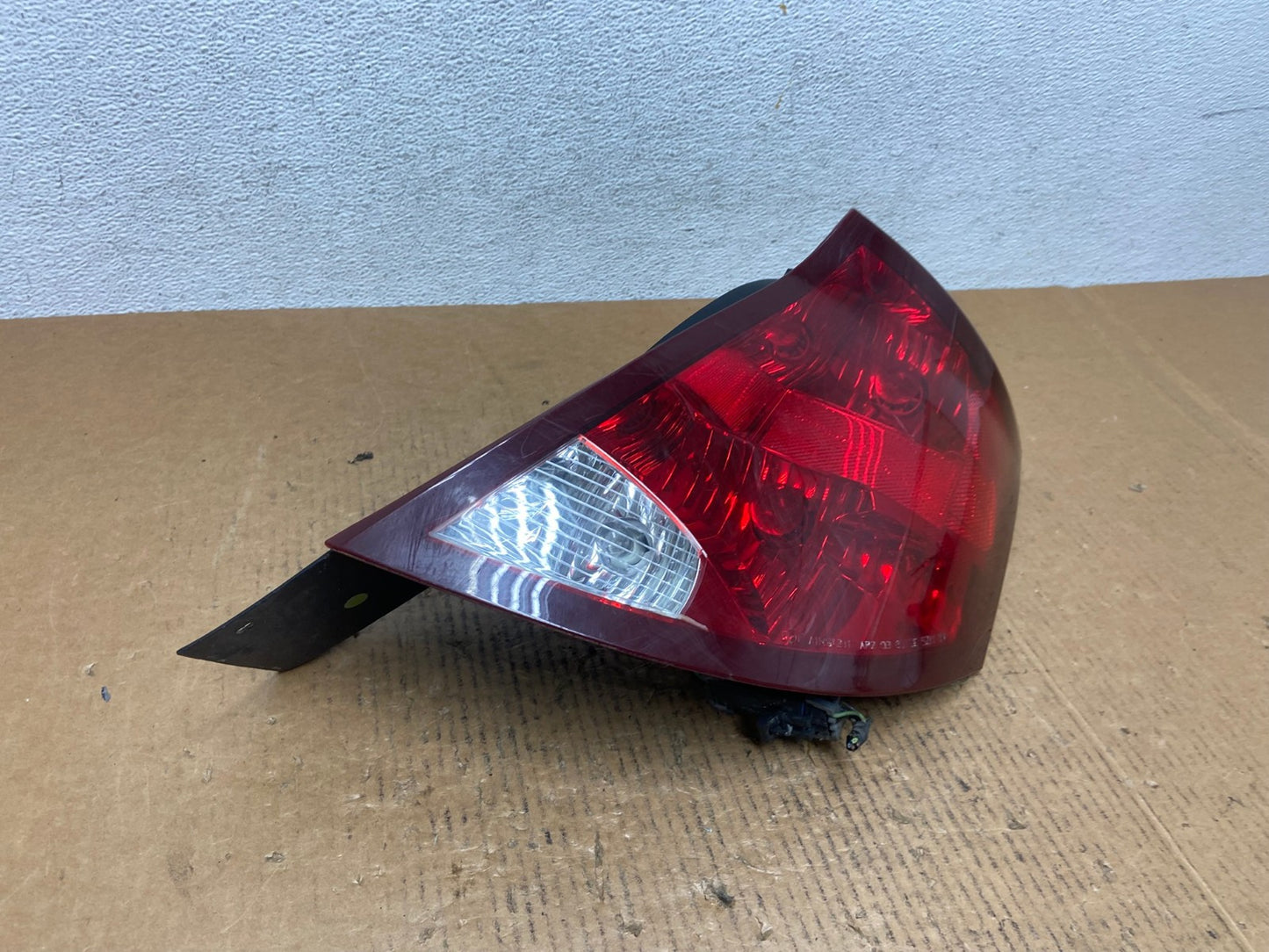 2003-2007 Saturn Ion Passenger Right RH Side Tail Light Tail Light AE1201 LK2