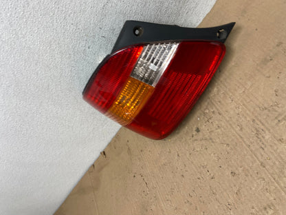 2001 - 2005 Lexus Gs300 Gs400 Gs430 Left Driver LH Side Tail Light AE9342 LK1