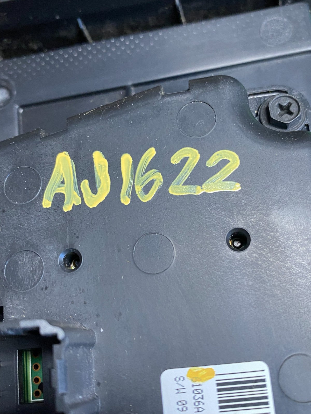 2008 to 2012 Jeep Liberty Dash Climate Temperature Control Radio Bezel AJ1622 DG5