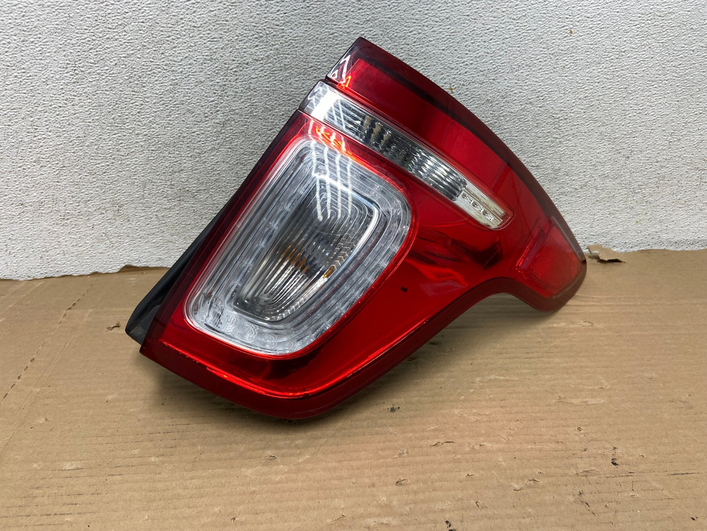 2011 2012 2013 2014 2015 Ford Explorer Right Passenger RH Tail light AG8134 LK0
