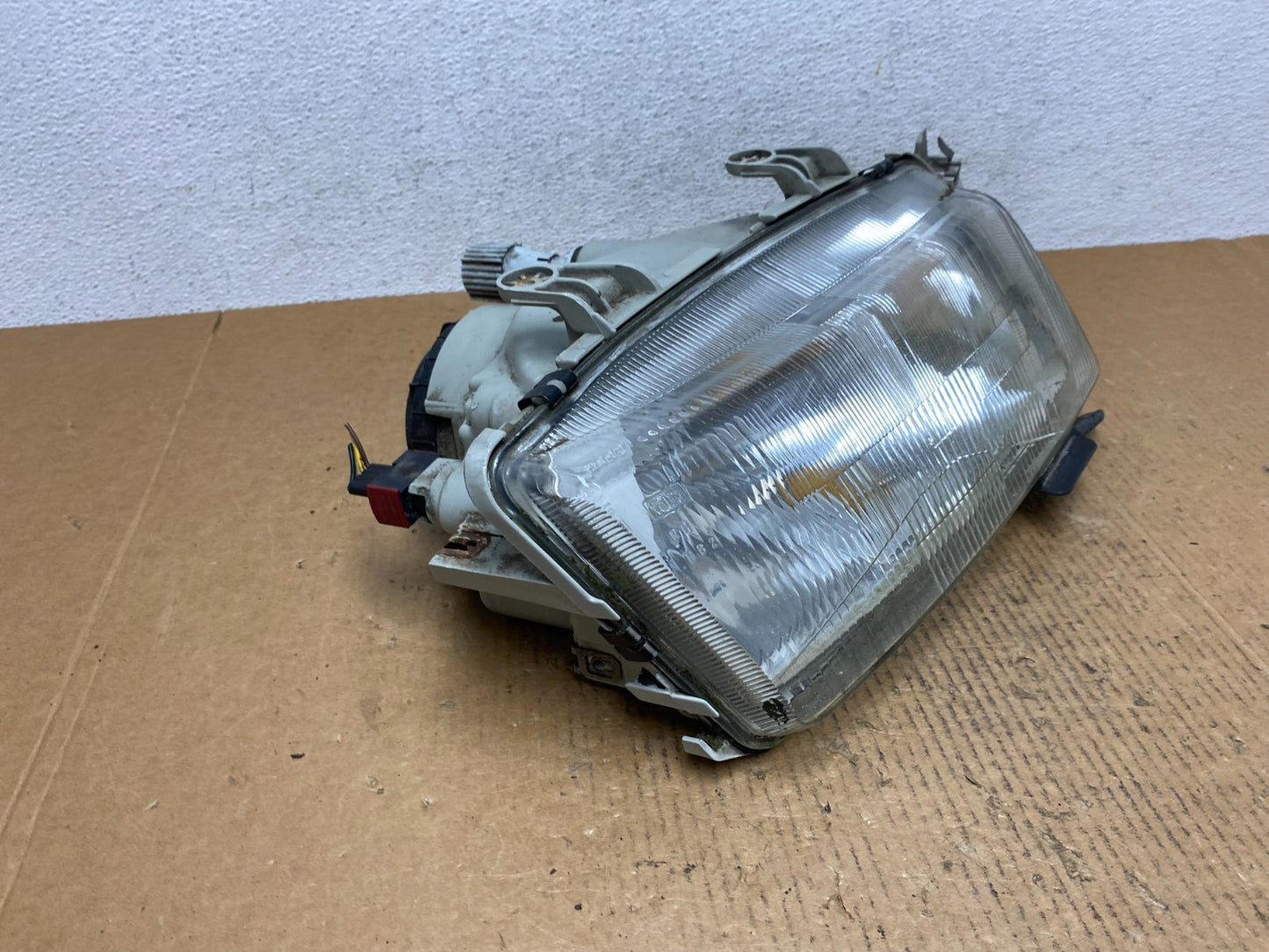 1999 - 2003 Saab 9-3 Front Right Passenger Side Headlight AE1312 DW2