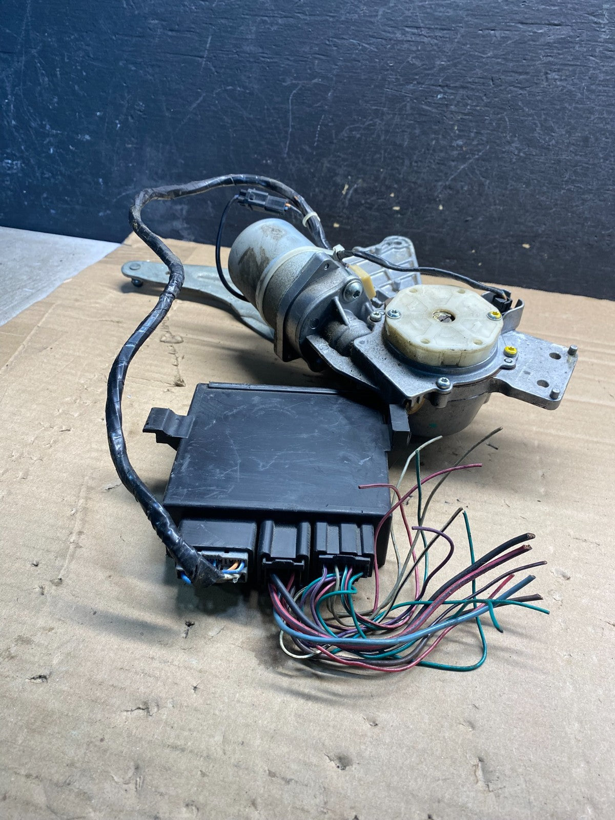 GMC Acadia Yukon Tahoe Rear Trunk Liftgate Power Motor Actuator af0027 DG3