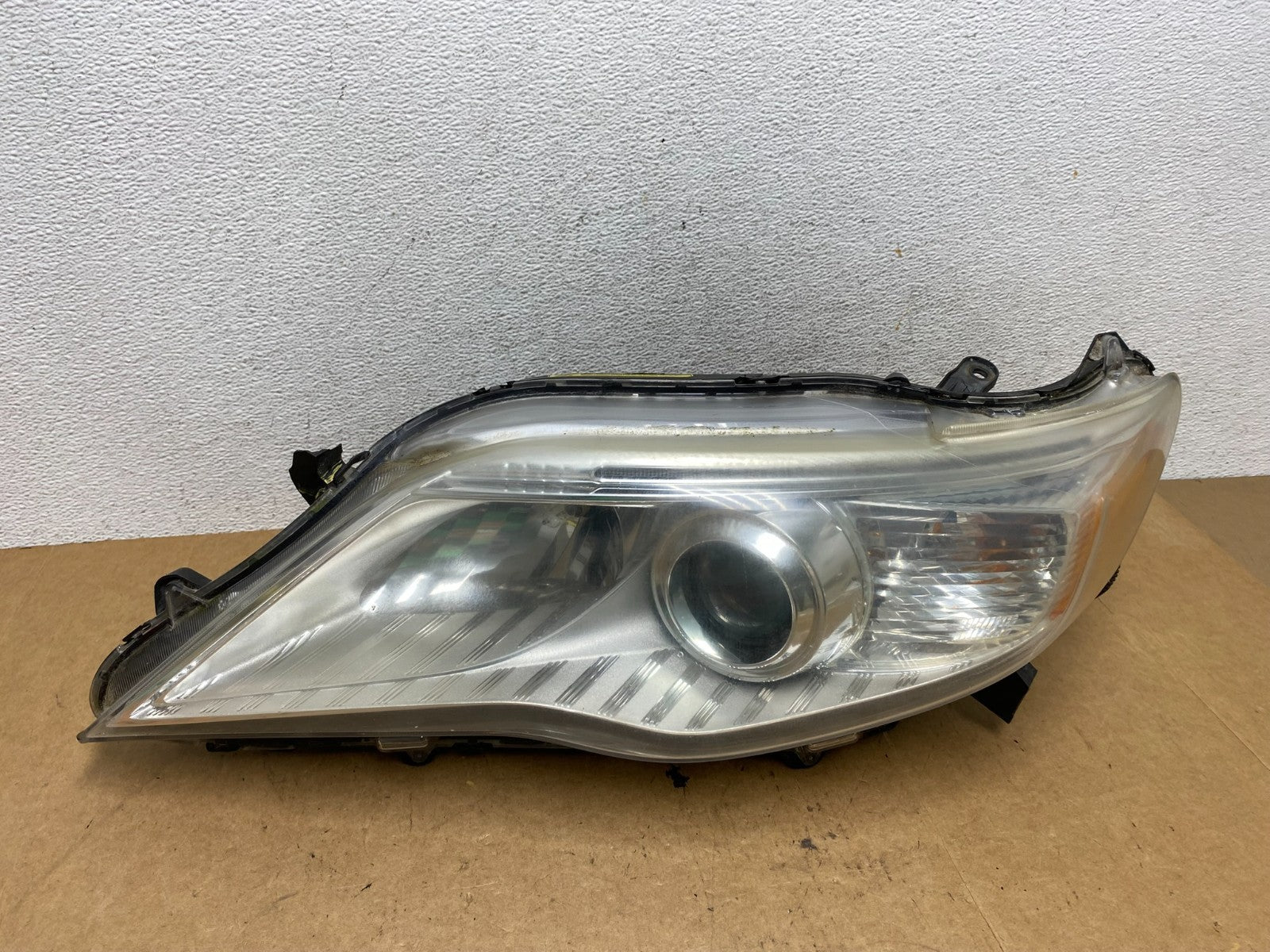 2011-2012 Toyota Avalon Left Driver LH Xenon HID Headlight AE3238 DW0